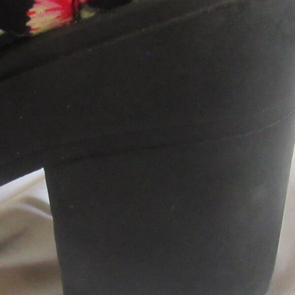 Wild Diva Women's Floral and Black Platform Ankle Boot.  Size 7             D111 - Picture 5 of 8